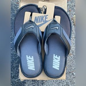 Nike Comfort  Sandals. 7W Like New
